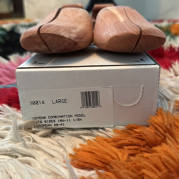 Woodlore Women’s Shoe Trees Made in USA Naturally Reforested Aromatic Cedar 🌲 - Picture 4 of 4